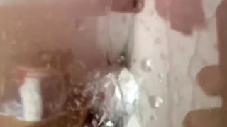 Come eccitarsi sotto la doccia...