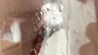 Come eccitarsi sotto la doccia...