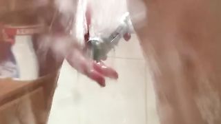 Come eccitarsi sotto la doccia...