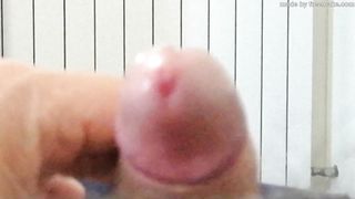 Chi vuol favorire? Primo piano della cappella e densa sborrata...