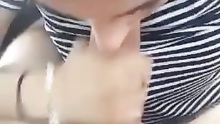 Una mia amica me lo succhia