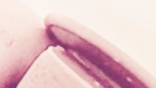 Spettacolare culo e un dildo felice di ...