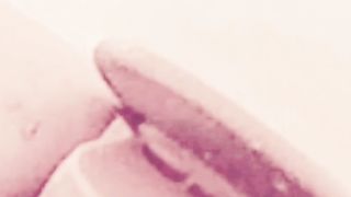 Spettacolare culo e un dildo felice di ...