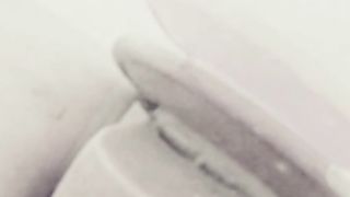 Spettacolare culo e un dildo felice di ...