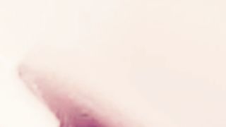 Spettacolare culo e un dildo felice di ...