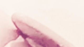 Spettacolare culo e un dildo felice di ...