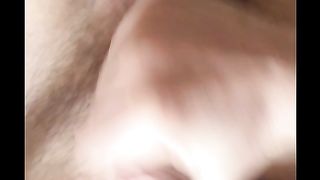 Mi meno il cazzo e mi faccio una bella sborrata...