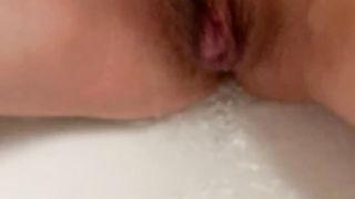 Orgasmo con doccino e acqua calda!