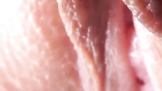 Ragazza asiatica si fa filmare la sua bella vagina