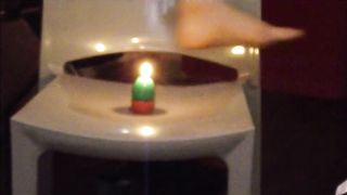 Schiava addestrata a spegnere le candele così...