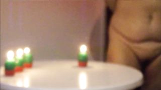 Schiava addestrata a spegnere le candele così...