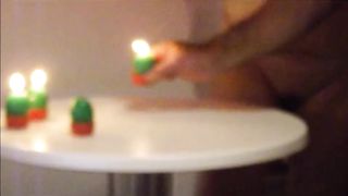 Schiava addestrata a spegnere le candele così...