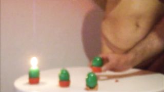 Schiava addestrata a spegnere le candele così...