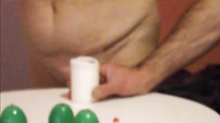 Schiava addestrata a spegnere le candele così...