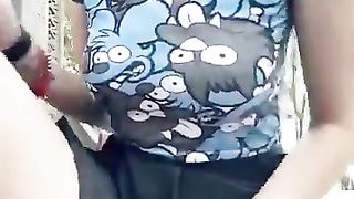 Troietta esibizionista si masturba in strada...