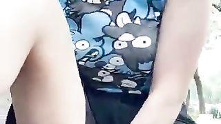 Troietta esibizionista si masturba in strada...