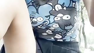 Troietta esibizionista si masturba in strada...