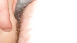 Troietta lo prende a pecora mentre studia