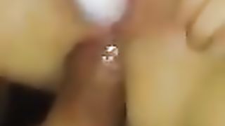 Inculata mentre usa il vibratore