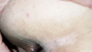 ME LA FOTTO E LE INFILO UN PLUG NEL CULO