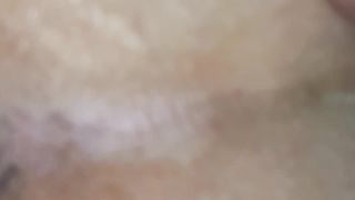 ME LA FOTTO E LE INFILO UN PLUG NEL CULO