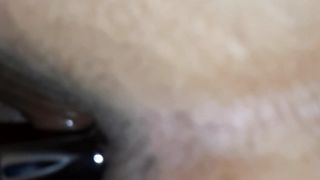 ME LA FOTTO E LE INFILO UN PLUG NEL CULO