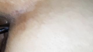 ME LA FOTTO E LE INFILO UN PLUG NEL CULO