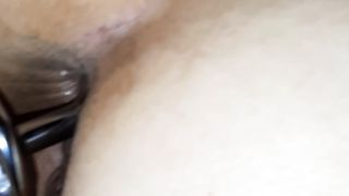 ME LA FOTTO E LE INFILO UN PLUG NEL CULO