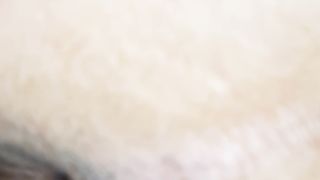 ME LA FOTTO E LE INFILO UN PLUG NEL CULO