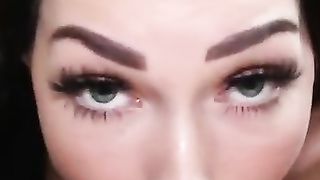 Gola profonda con sputo