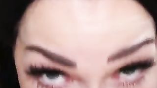 Gola profonda con sputo