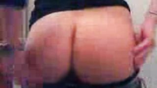 Il suo bel culo sodo vi eccita?