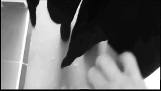 Mia moglie con un camionista nei cessi dell'autogrill