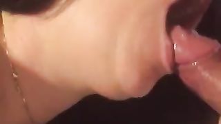 Mi succhia tutta la cappella