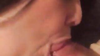 Anteprima del video: Mi succhia tutta la cappella