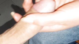 AL TELEFONO MENTRE MI ACCAREZZA IL CAZZO