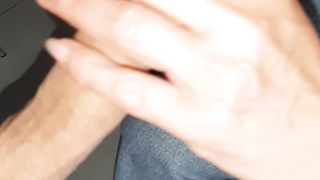 AL TELEFONO MENTRE MI ACCAREZZA IL CAZZO