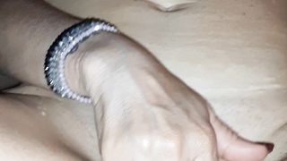 MI SEGO MENTRE SI SCOPA IL VIBRO