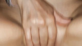 MI SEGO MENTRE SI SCOPA IL VIBRO