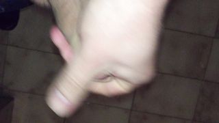 Sega e sborra in mano