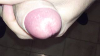 Anteprima del video: Sega e sborra in mano