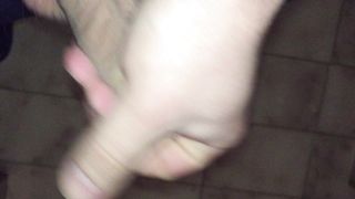 Sega e sborra in mano