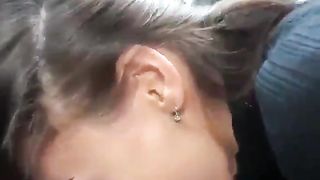 Pompino con ingoio in auto 2