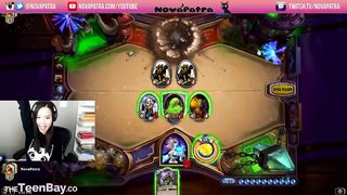 Blogger figa si masturba in diretta