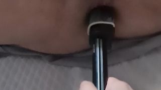 La mia compagna si diverte a sfondarmi il culo