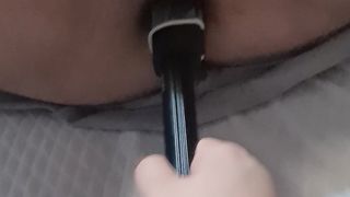 La mia compagna si diverte a sfondarmi il culo