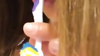 Teen tettona molto figa...