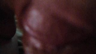 Schizzetta mi fa un bel pompino e io guardo il moto gp