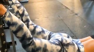 Bella figa in palestra