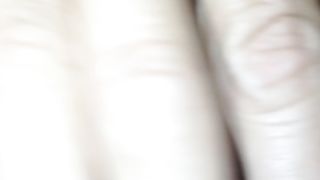 Moglie allegra e rilassata mentre la sditalino